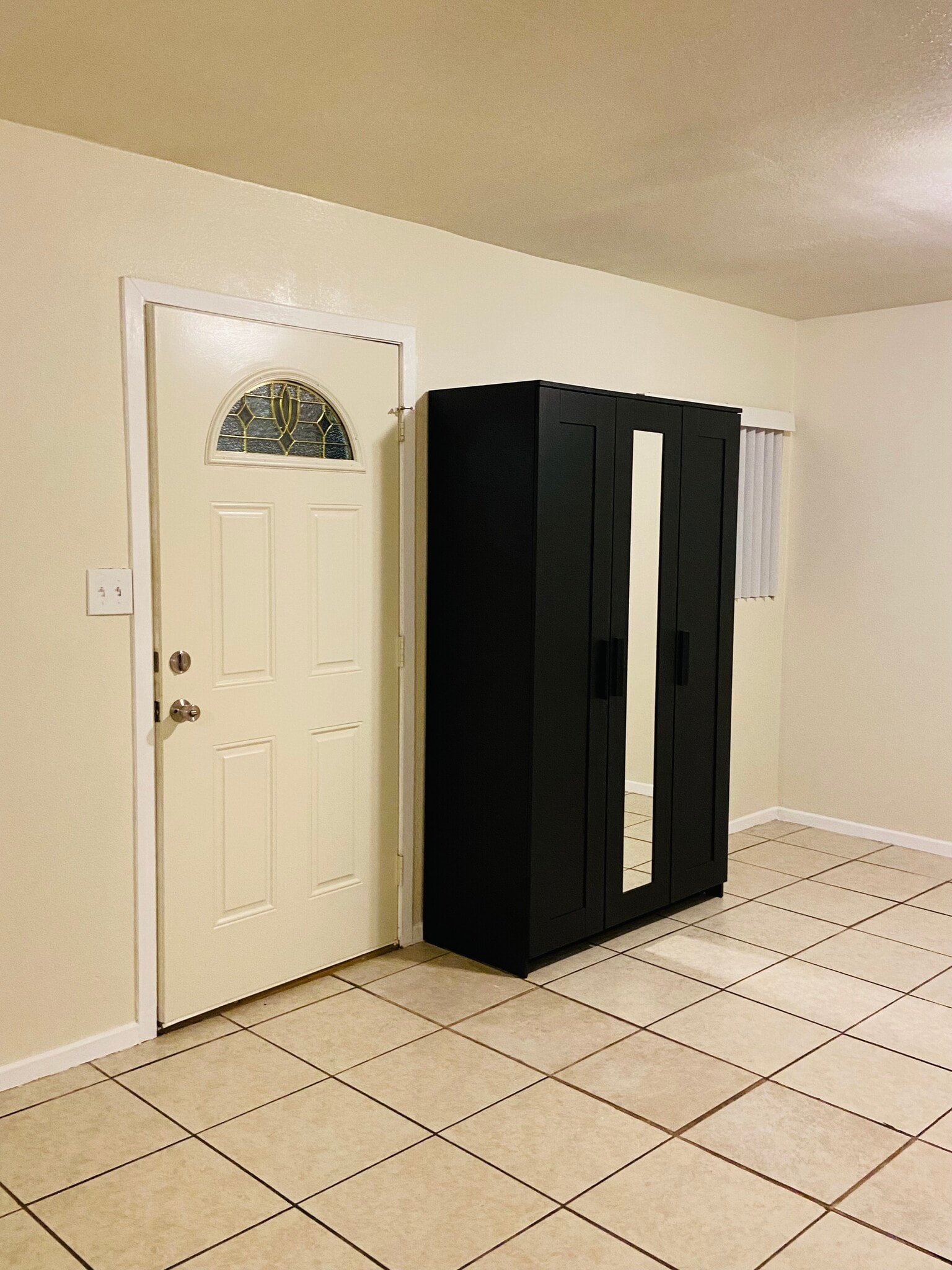 Building Photo - 4014 N Foxdale Ave