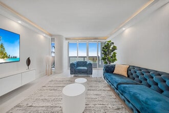 Building Photo - 1717 N Bayshore Dr