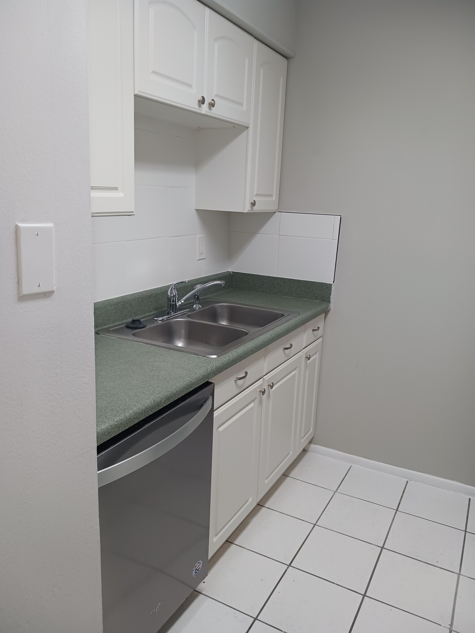 Kitchen - 4004 Nestle Oaks Pl
