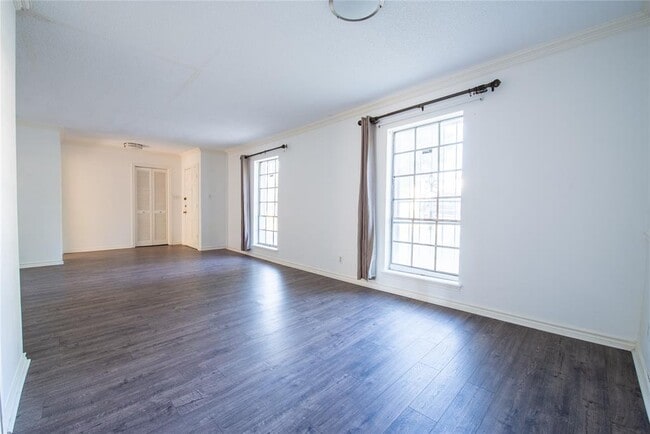 Building Photo - 5510 Chadwyck Dr