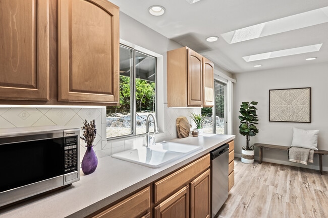 Building Photo - 13726 SE 24th St