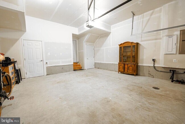 Building Photo - 2056 Alder Ln