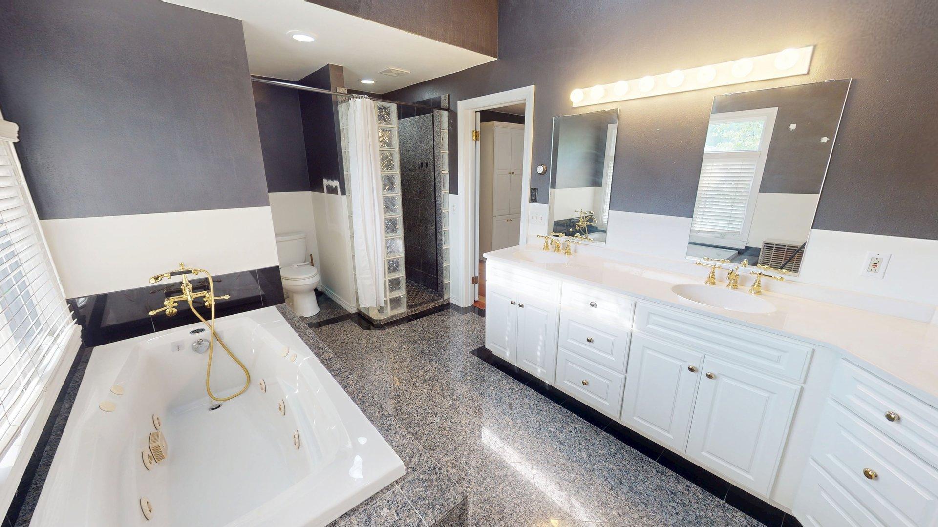 Building Photo - 1625 N Union St