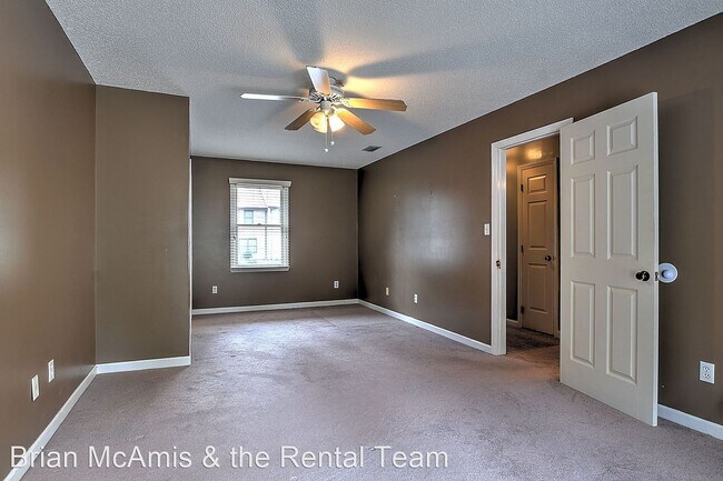 Building Photo - 2 br, 1.5 bath House - 206 Windridge Colony