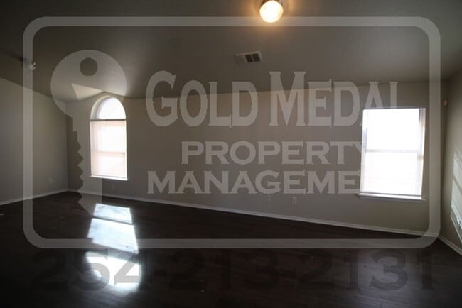 Building Photo - Willamette Wins – Where Convenience Meets Everyday Living!