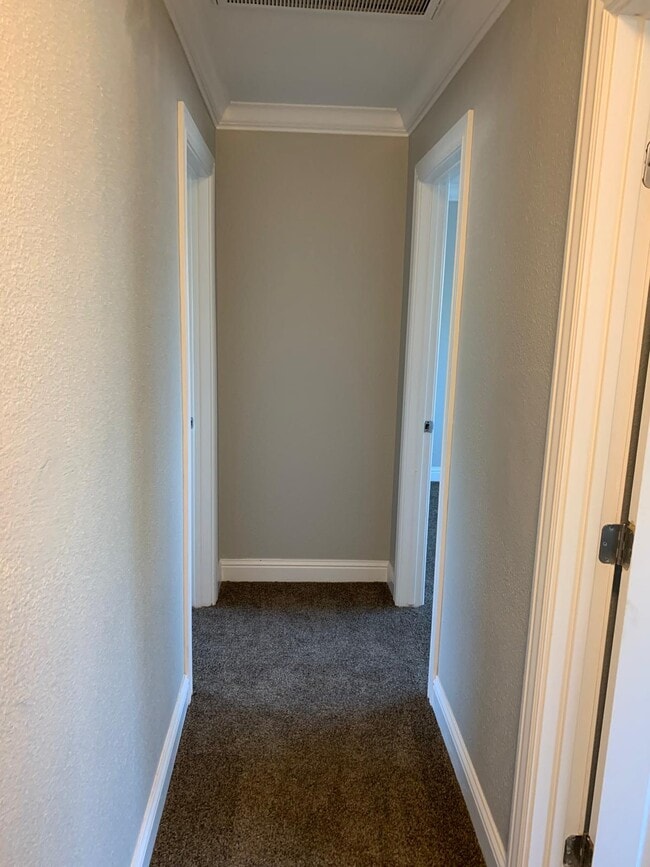 Building Photo - 2418 R St