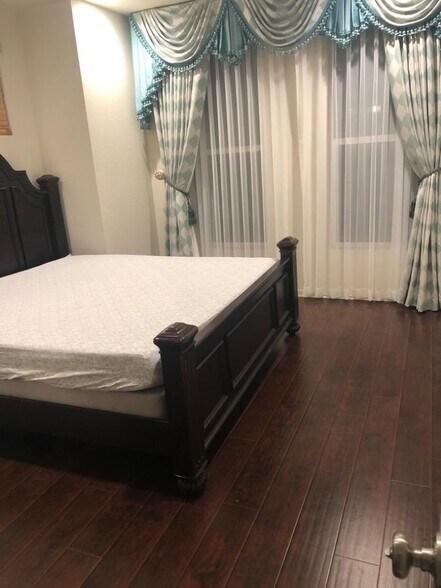 Building Photo - 40937 Gramercy Ter