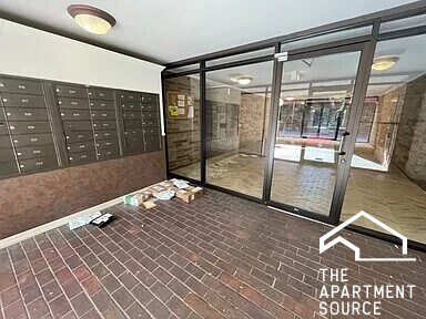 Building Photo - 745 W Gordon Ter