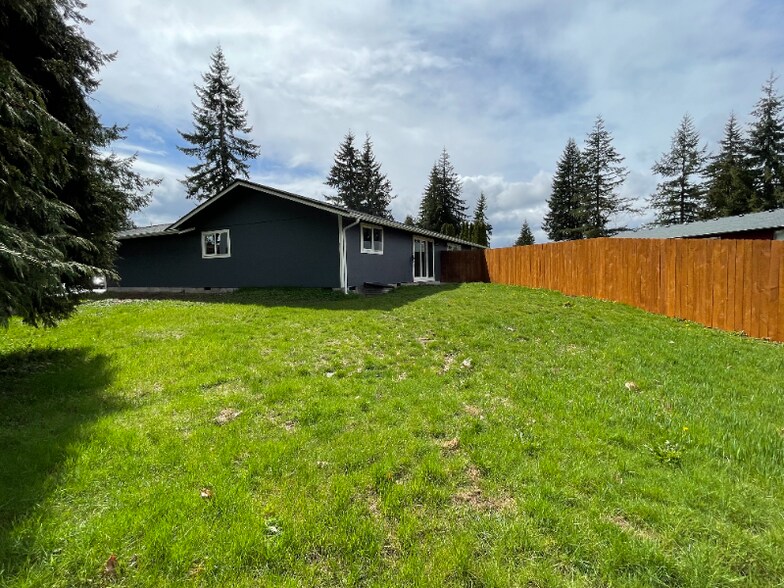 Building Photo - 9729 5th St NE