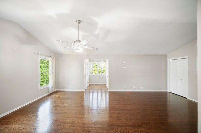 Building Photo - 310 Chesterfield Ln