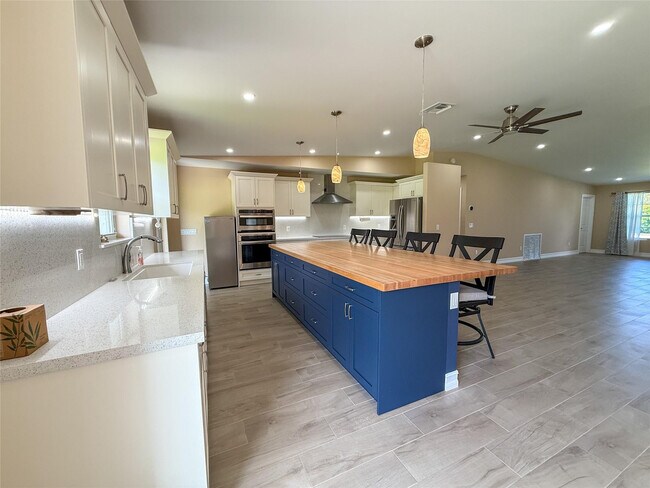 Building Photo - 17420 SW 54th St