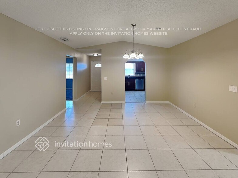 Building Photo - 966 Sunshine Way SW