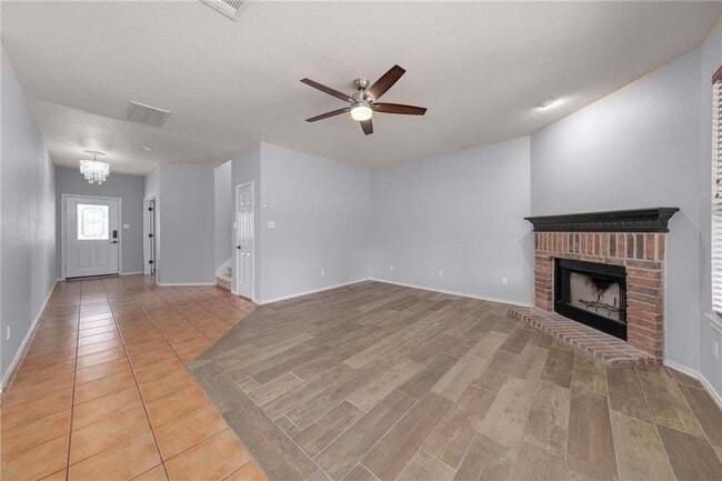 Building Photo - 1136 Beechwood Dr