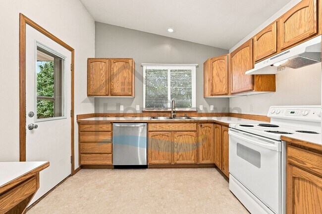 Building Photo - 7533 N Winter View Dr