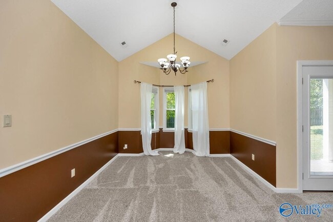 Building Photo - 722 Highland Dr