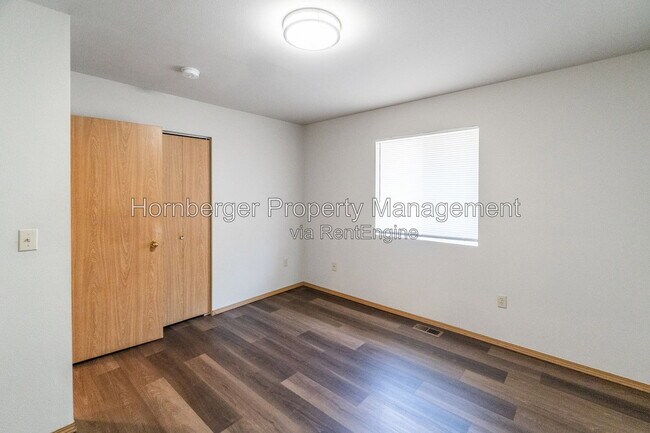 Building Photo - 1501 N Regal St