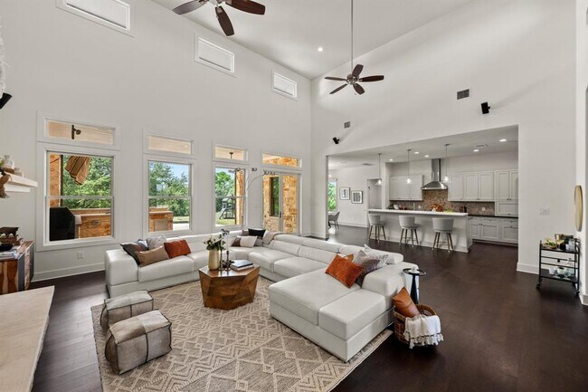 Building Photo - 3400 Tuscany Dr