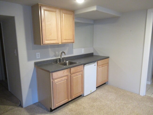 Building Photo - Mid-Century Four Bedroom in Candalaria