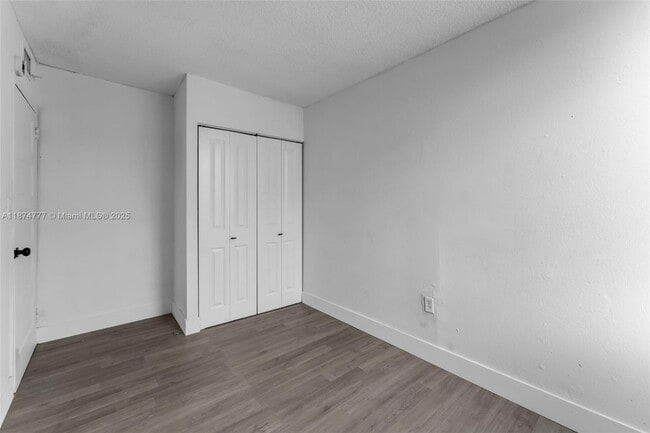 Building Photo - 6011 SW 69th St
