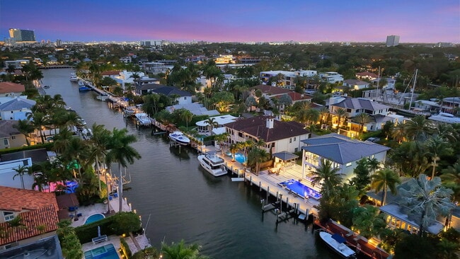 Building Photo - 334 Isle of Capri Dr