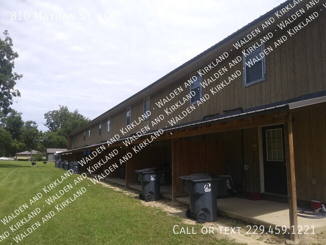 Building Photo - 810 Mayhan St