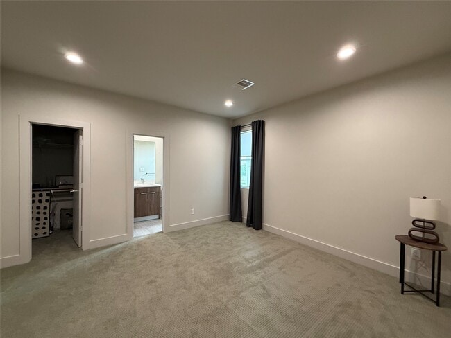 Building Photo - 6820 Rocinante Ln