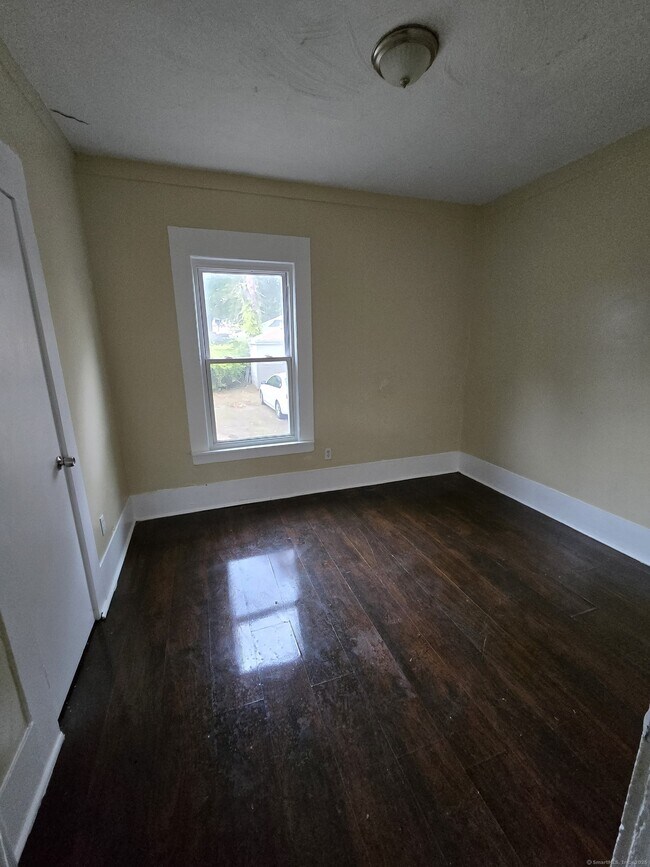 Building Photo - 114 Hurlburt St