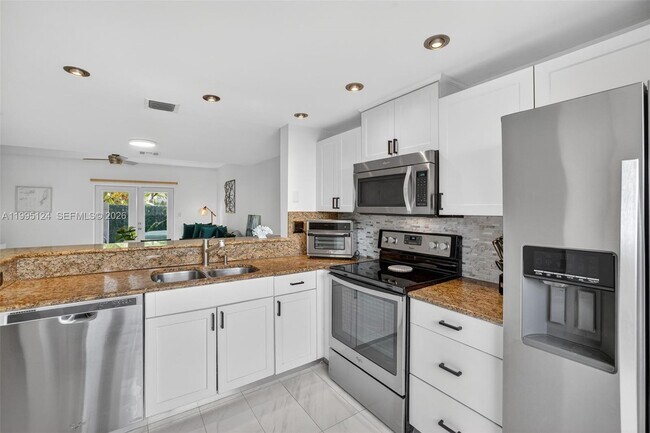 Building Photo - 1953 NE 15th Ave