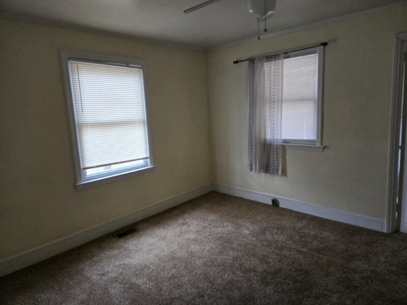 Building Photo - 824 Wabash Ave