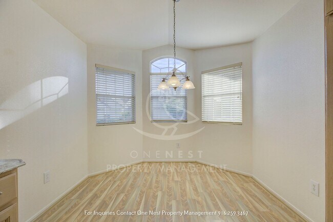 Building Photo - Welcome to Your Dream 55+ Oasis in Sun City Roseville!