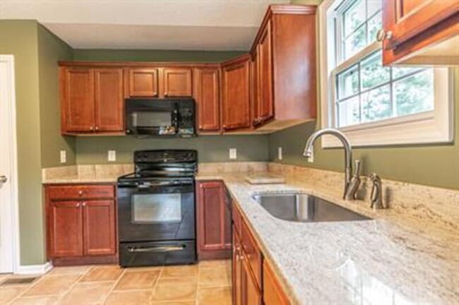 Building Photo - 428 Green Links Dr