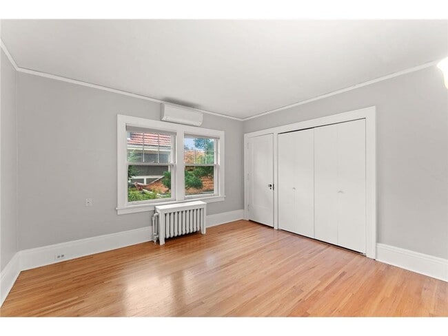 Building Photo - 1501 Summit Ave