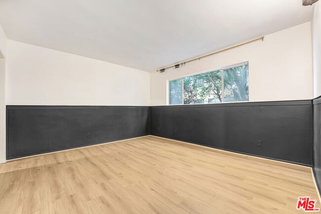 Building Photo - 1044 9th St