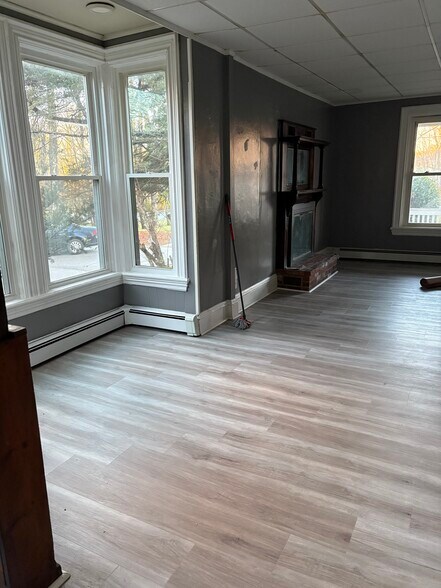 Building Photo - 7 Cottage St