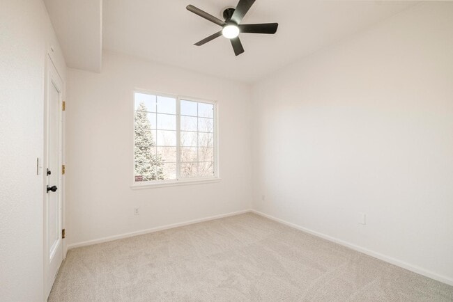 Building Photo - 15700 E Jamison Dr