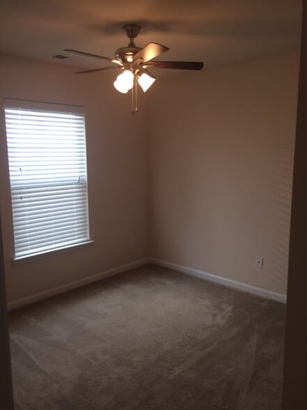 Building Photo - 140 Keaton Brook Drive