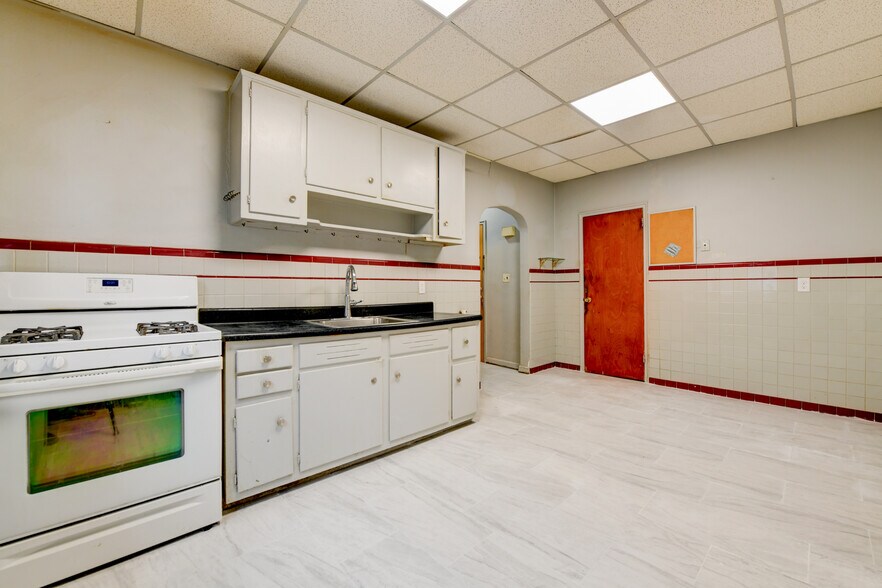 Building Photo - 71 Carmer Ave