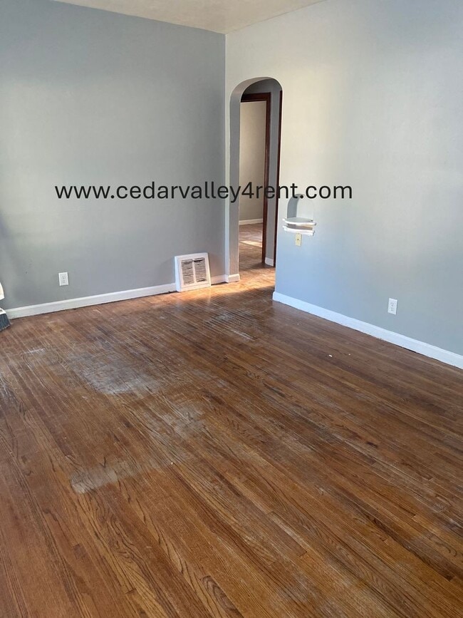 Building Photo - 320 Boston Ave