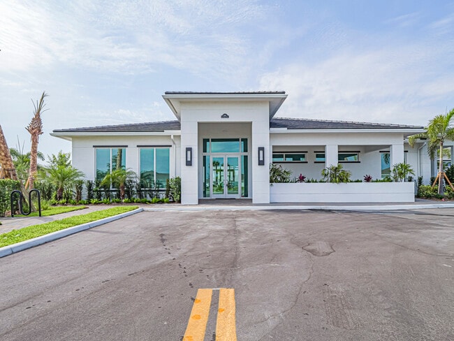 Building Photo - 6423 High Pointe Cir