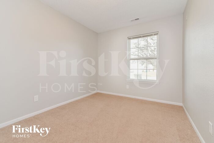 Building Photo - 5323 Milhouse Rd