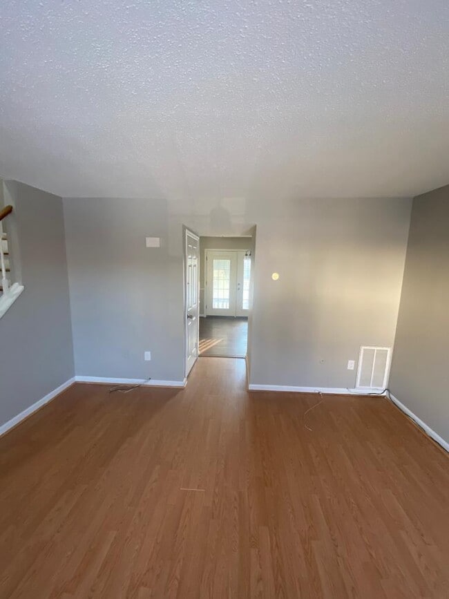 Building Photo - 19 Heron Ct