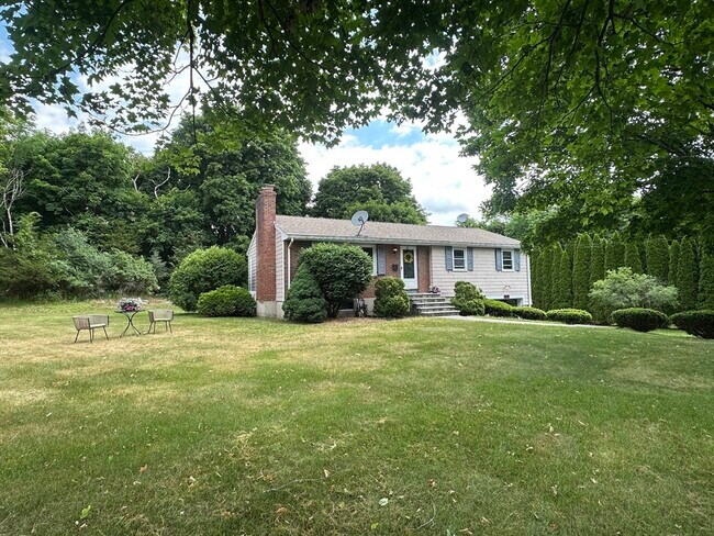 Building Photo - 10 Cedar Ridge Dr