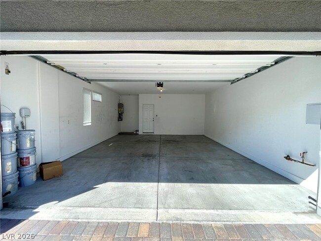 Building Photo - 702 Cottonwood Hl Pl