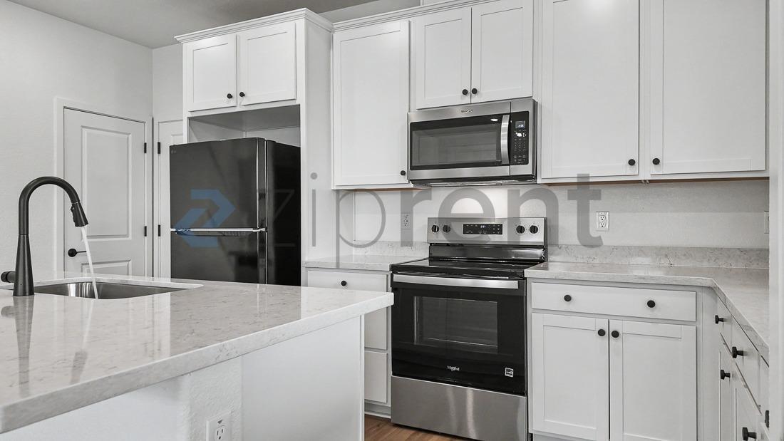Building Photo - Unit