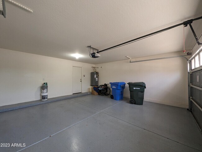 Building Photo - 3215 W St Anne Ave