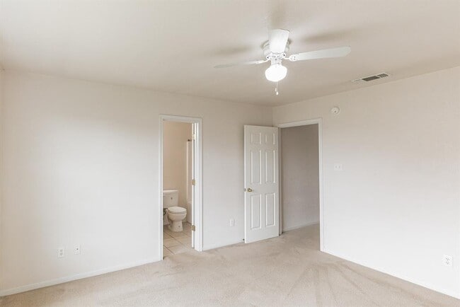Building Photo - 319 Cedar Ridge Dr