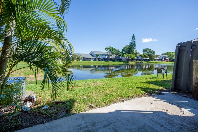 Building Photo - 3403 Poolside Dr