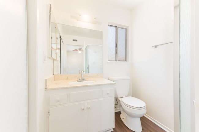 Building Photo - Charming 4-bedroom Single Story Newbury Park Home