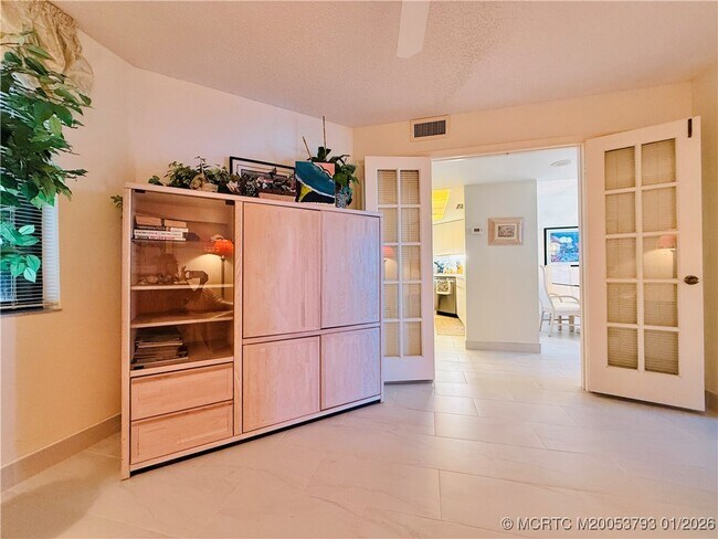 Building Photo - 8800 S Ocean Dr