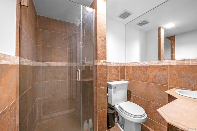 Building Photo - 87 Arleigh Rd